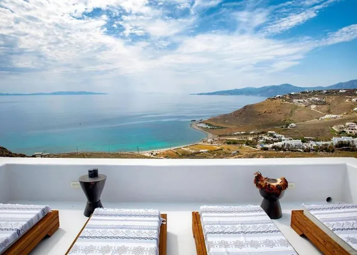 Hotel White Rock & *