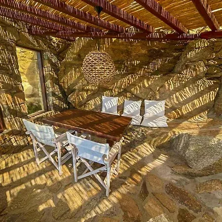 فندق White Rock & Houlakia (Mykonos)