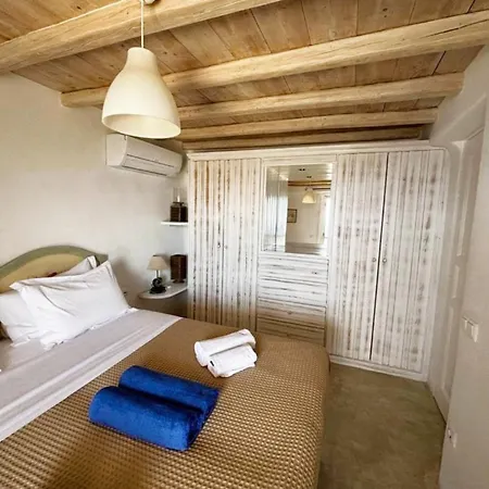 White Rock & Hotel Houlakia (Mykonos)