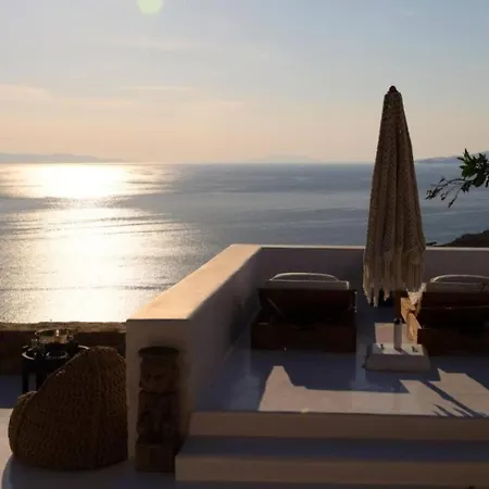 Hotel White Rock & *