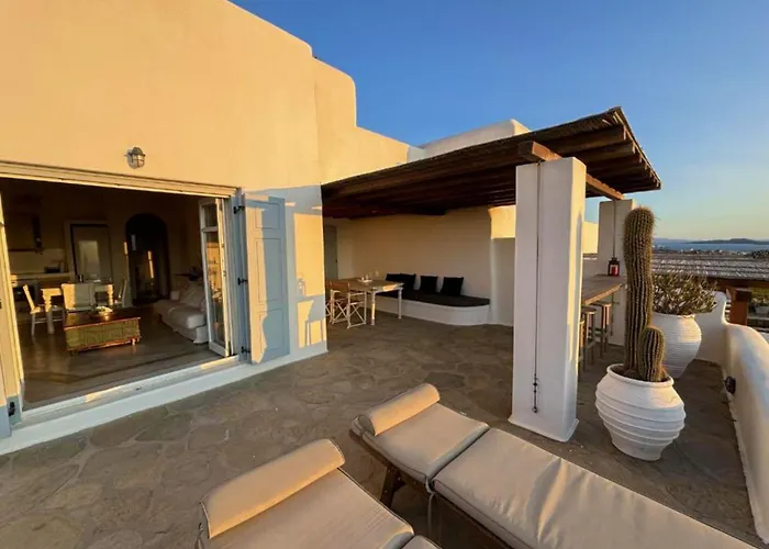 Hotel White Rock & *